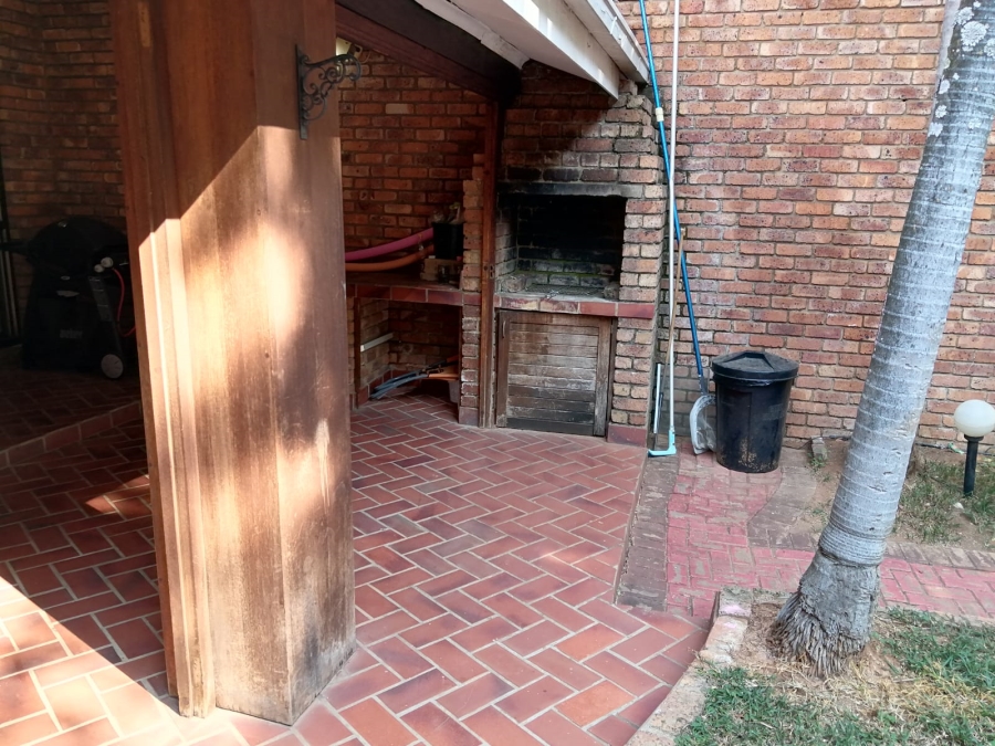 3 Bedroom Property for Sale in Safari Gardens North West